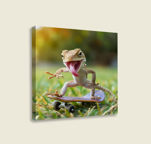 Baby Lizard on skateboard